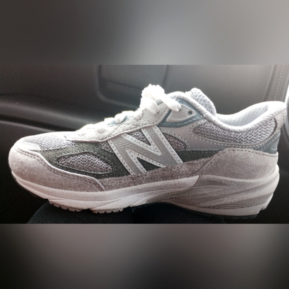 New Balance Boys Shoes size 1